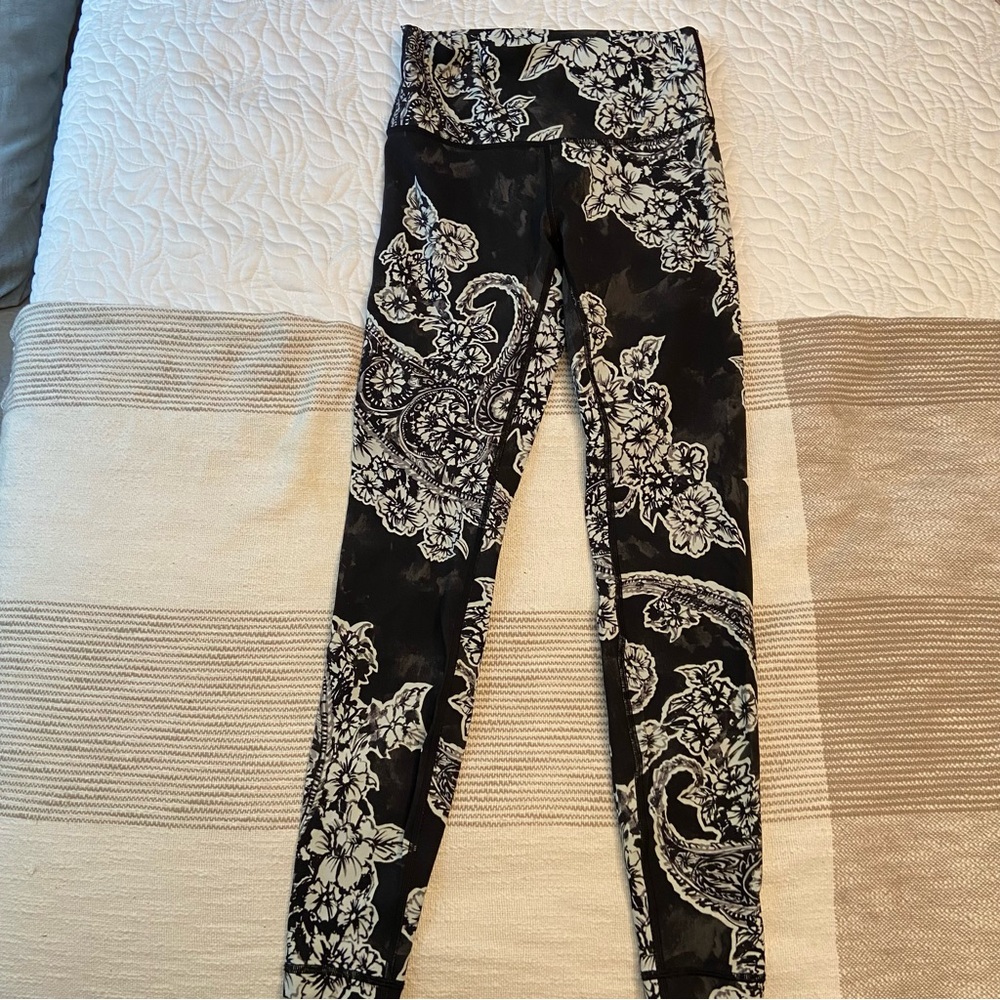 Lululemon Sz 6 Wunder under high rise tights 28” engineered full on luxtreme